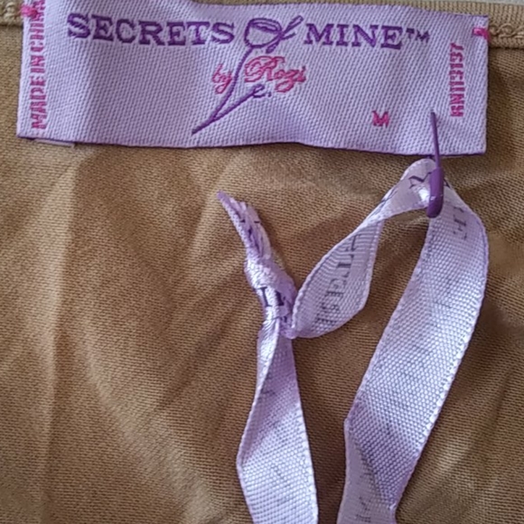 Secrets Of Mine Top. - Picture 4 of 4
